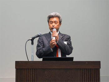 全日本電気工事業工業組合連合会 全国青年部協議会 直前理事<br>
関東電気工事青年部連合会 会長 梁瀬 恭一 様