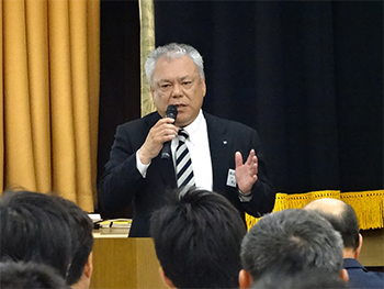 井上幹事長